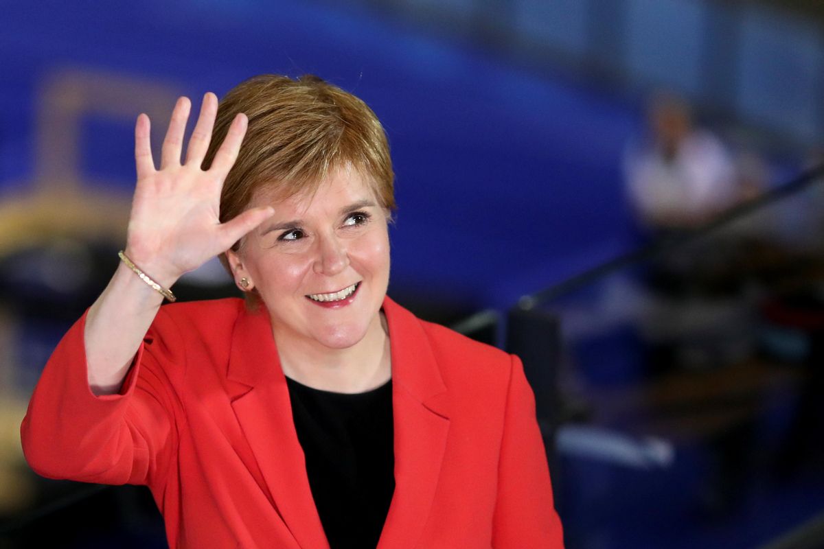 Sturgeon reclama el dret «fonamentalment democràtic» a un segon referèndum després de vèncer a les eleccions d’Escòcia Sturgeon reclama el dret «fonamentalment democràtic» a un segon referèndum després de vèncer a les eleccions d’Escòcia