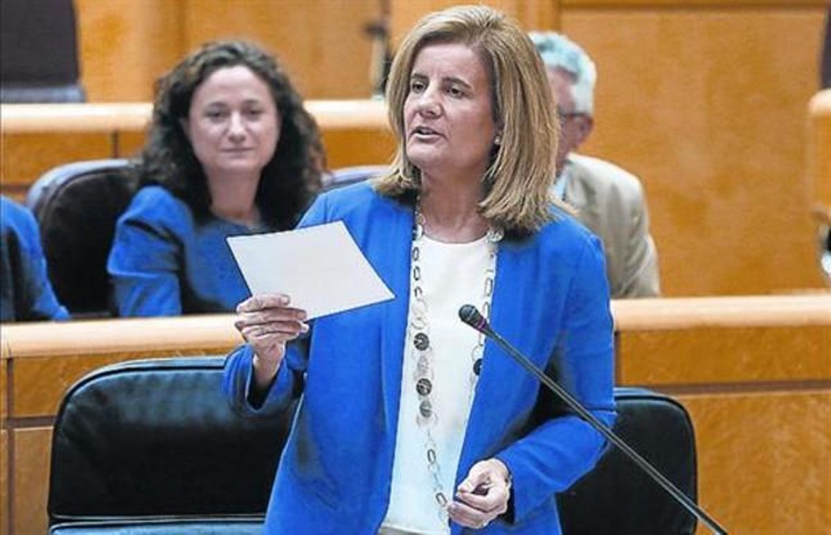 La ministra Fátima Báñez en una intervención en el Senado. La ministra Fátima Báñez en una intervención en el Senado.