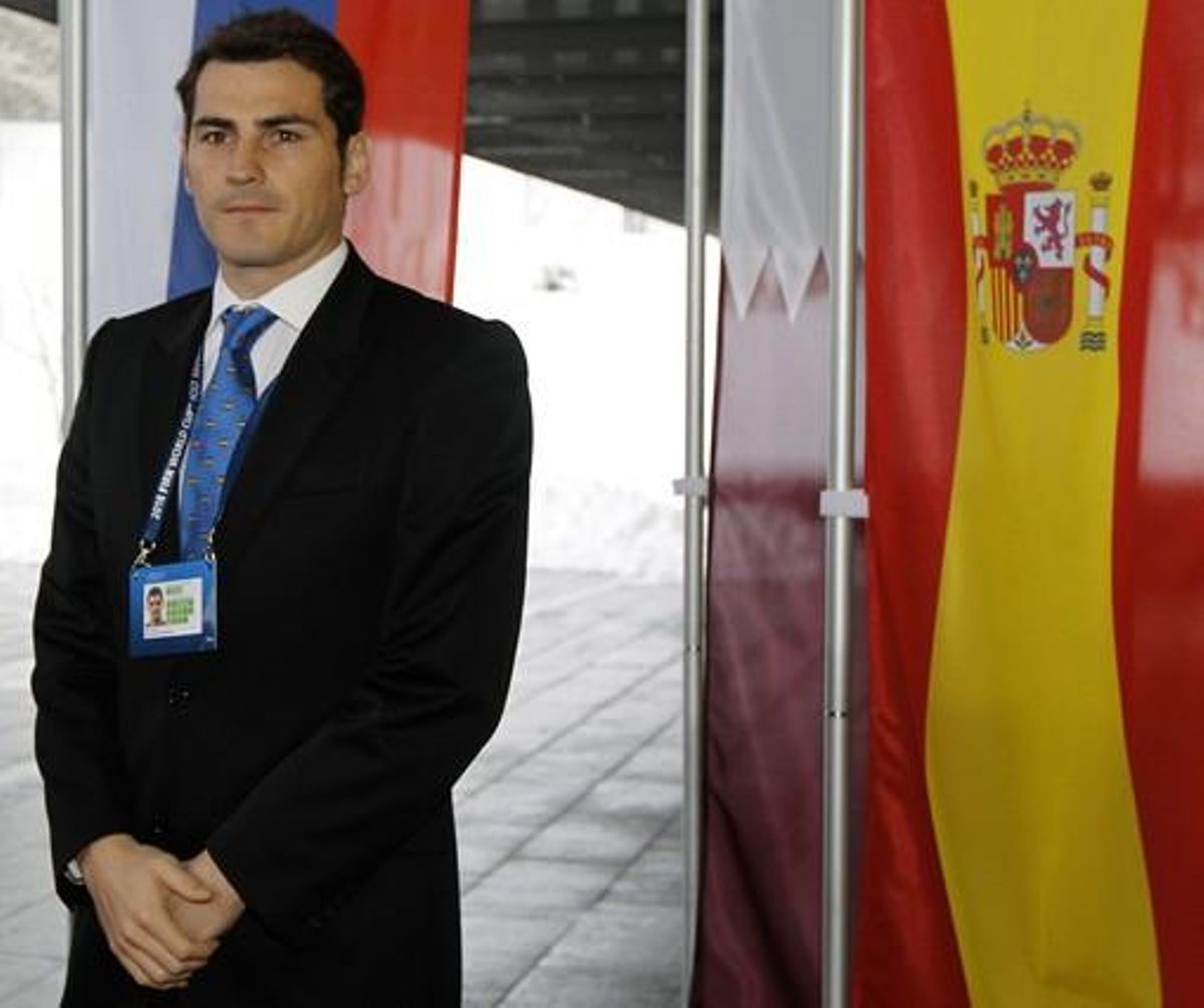 Iker Casillas, a su llegada a la ceremonia de presentación de las candidaturas al Mundial de fútbol del 2018, hoy, en Zúrich. Iker Casillas, a su llegada a la ceremonia de presentación de las candidaturas al Mundial de fútbol del 2018, hoy, en Zúrich.