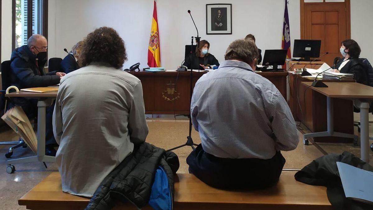 Piden 6 años de cárcel por humillar a una mujer con sexo sadomasoquista en Palma Piden 6 años de cárcel por humillar a una mujer con sexo sadomasoquista en Palma