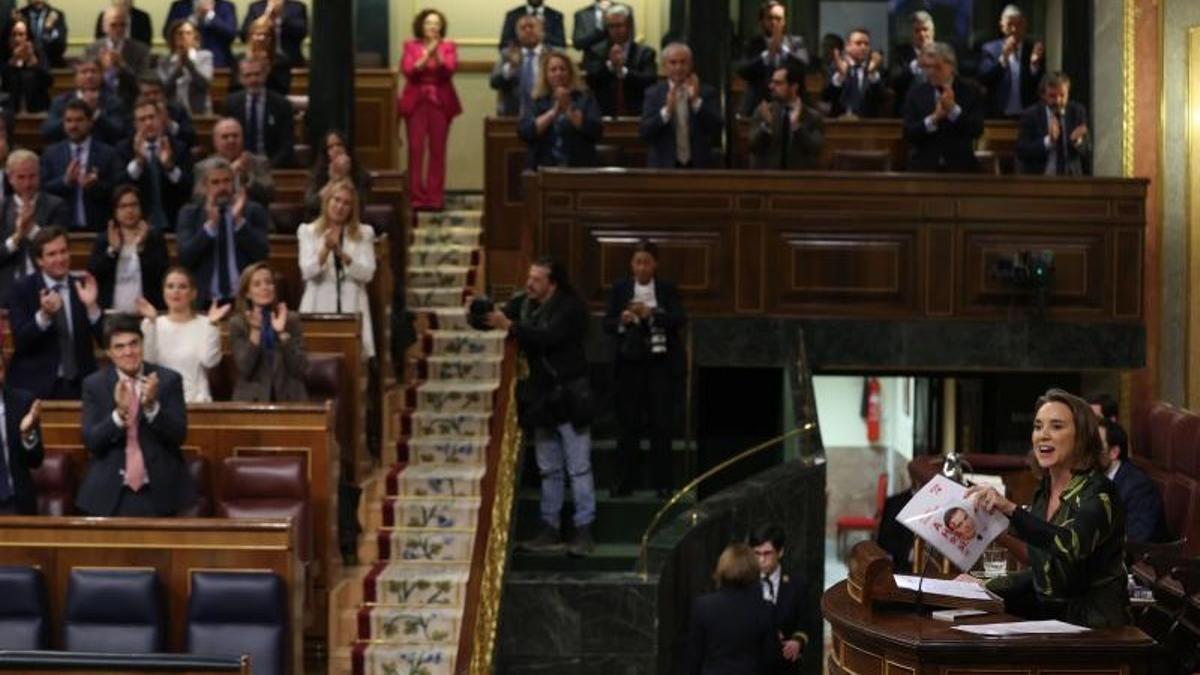La portavoz del PP, Cuca Gamarra, durante el pleno extraordinario del Congreso de los Diputados para votar una amplia reforma penal, el 15 de diciembre de 2022. La portavoz del PP, Cuca Gamarra, durante el pleno extraordinario del Congreso de los Diputados para votar una amplia reforma penal, el 15 de diciembre de 2022.