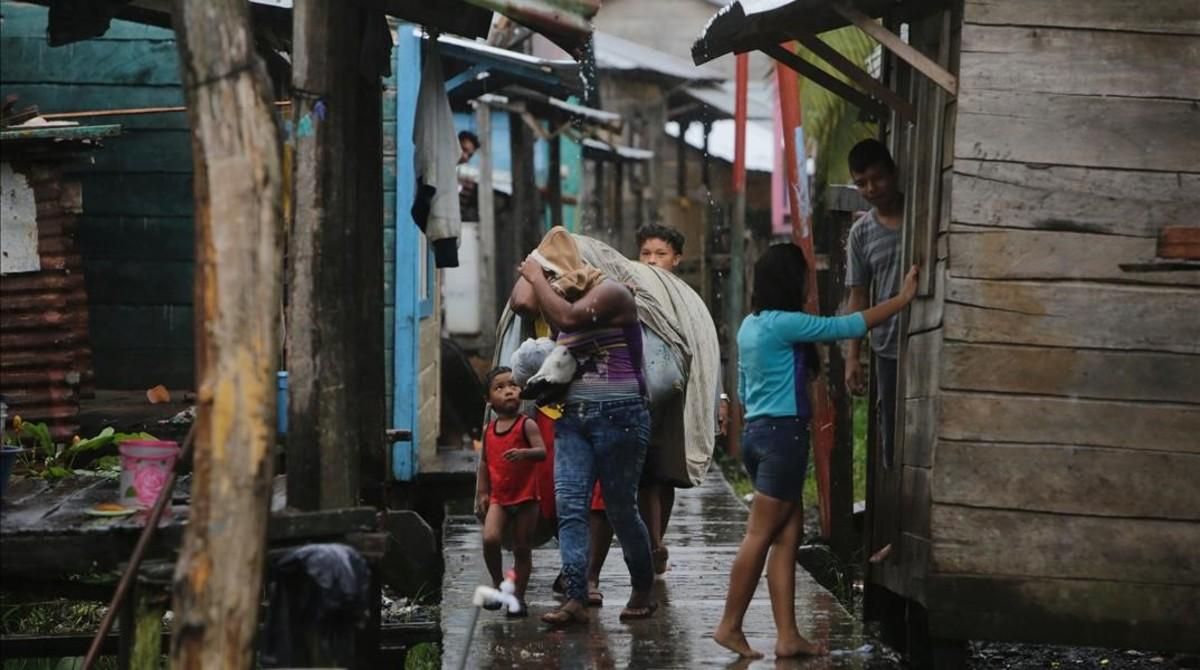 Evacuaciones en Nicaragua por el huracán Otto. Evacuaciones en Nicaragua por el huracán Otto.