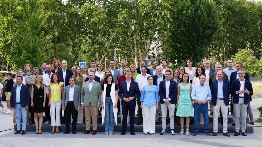 Feijóo pide para España el Gobierno «fuerte» de Ayuso y avisa a Sánchez que «no merece» ser presidente