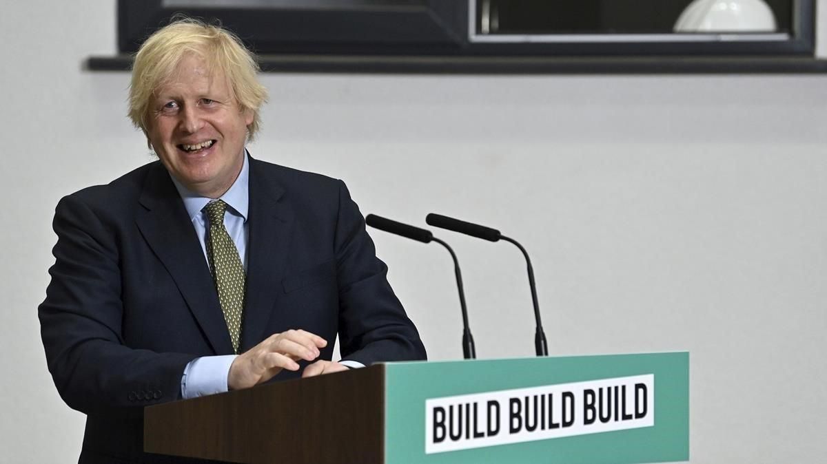 Johnson insta els britànics a no sortir a l'estranger per fer vacances Johnson insta els britànics a no sortir a l'estranger per fer vacances