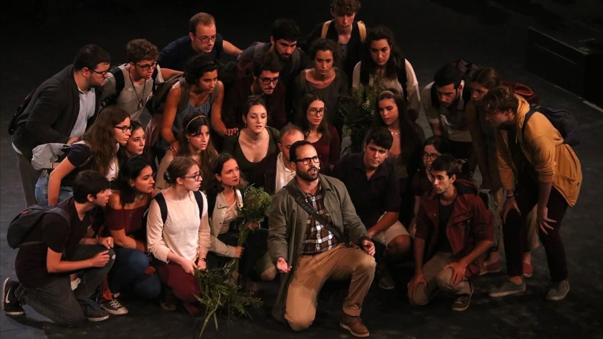 Un momento de la representación de ’El monstre al laberint’, en el Teatre Grec Un momento de la representación de ’El monstre al laberint’, en el Teatre Grec