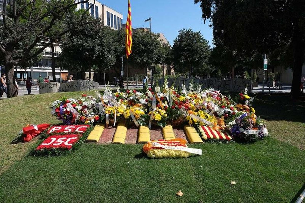 Ofrenda floral con motivo de la Diada de Catalunya en Cornellà Ofrenda floral con motivo de la Diada de Catalunya en Cornellà