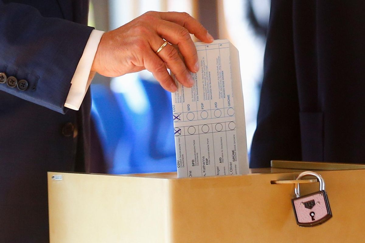 El voto al revés de Armin Laschet. El voto al revés de Armin Laschet.
