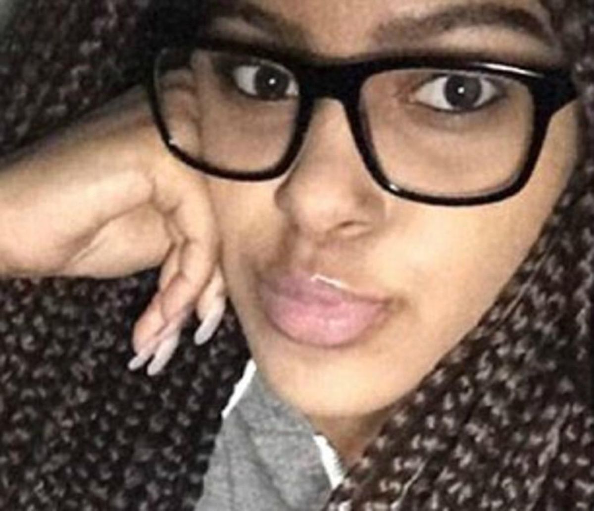 Amy Inita Joyner Francis, de 16 años, falleció poco después de llegar al hospital tras ser brutalmente agredida por dos compañeras de clase. Amy Inita Joyner Francis, de 16 años, falleció poco después de llegar al hospital tras ser brutalmente agredida por dos compañeras de clase.
