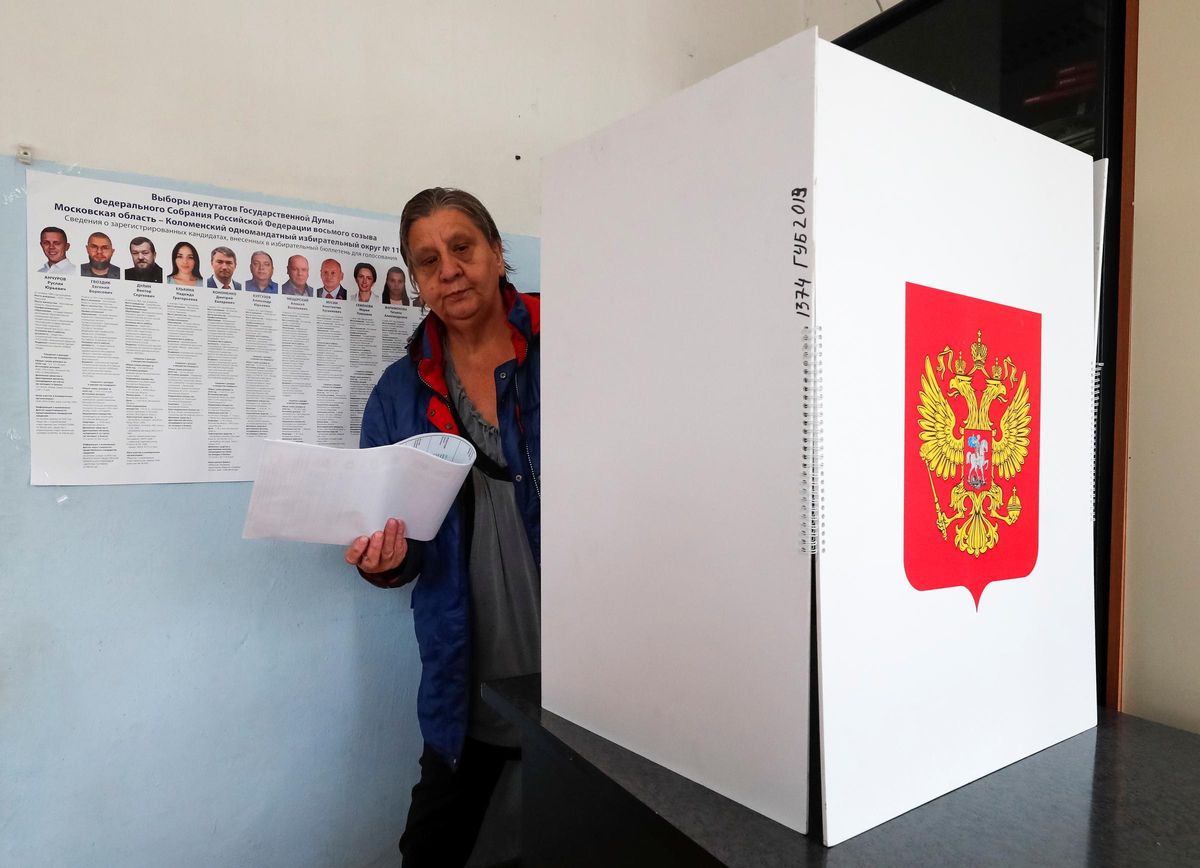 Els russos elegeixen els seus diputats en unes qüestionades eleccions legislatives Els russos elegeixen els seus diputats en unes qüestionades eleccions legislatives