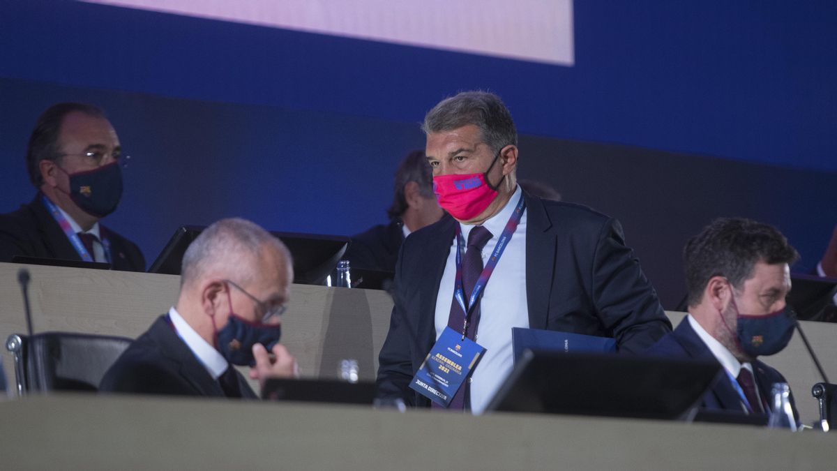 "¡Collons, votem ja!" "¡Collons, votem ja!"