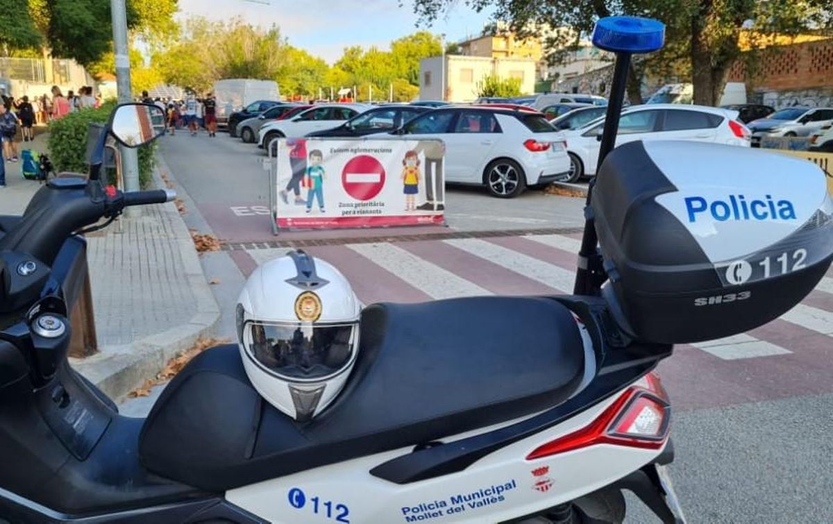 Campaña de seguridad vial de la Policía Municipal de Mollet del Vallès. Campaña de seguridad vial de la Policía Municipal de Mollet del Vallès.