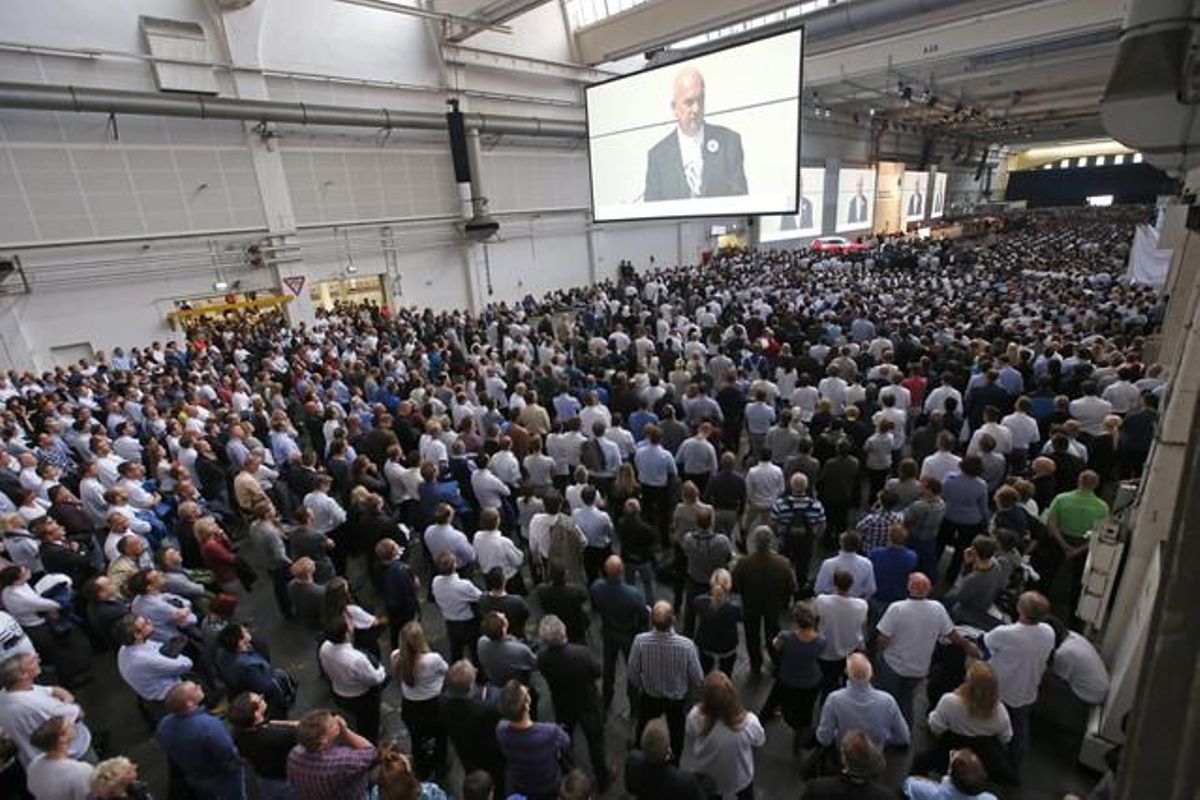 Asamblea de trabajadores en la sede de Volkswagen. Asamblea de trabajadores en la sede de Volkswagen.
