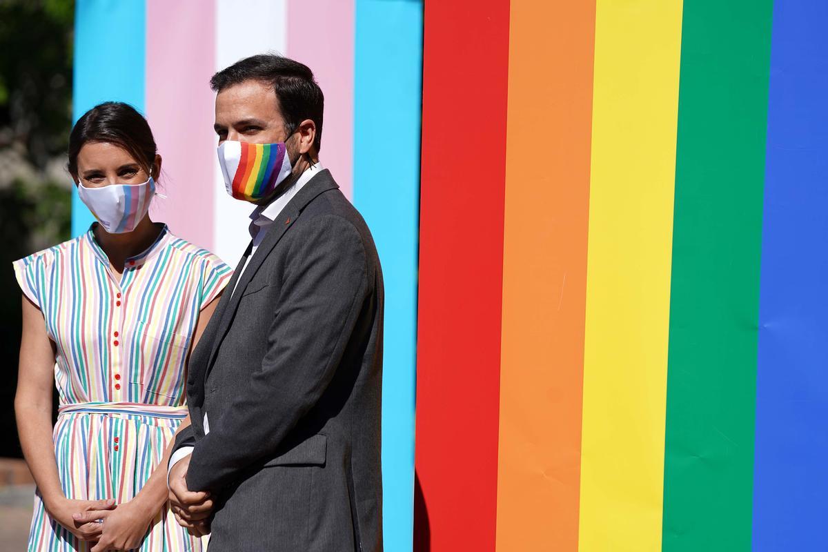 Los ministros Irene Montero y Alberto Garzón en el acto institucional del Día del Orgullo LGTBI. 