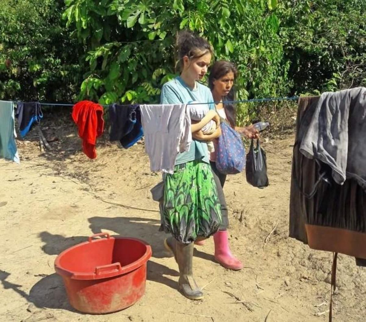 Patricia Aguilar, con su bebé, en la selva peruana donde la rescataron con desnutrición crónica. Patricia Aguilar, con su bebé, en la selva peruana donde la rescataron con desnutrición crónica.