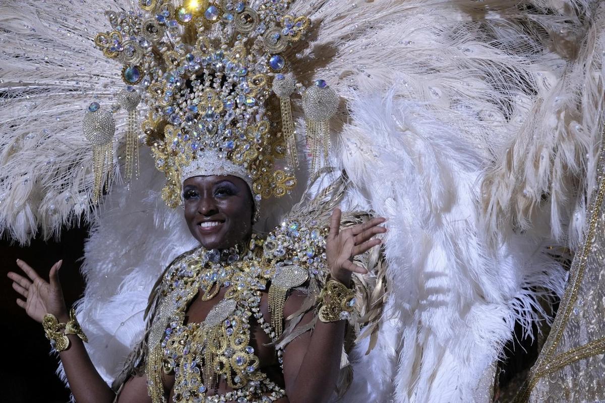 inquilino busto Árbol de tochi Erika Echuaca es elegida Reina del Carnaval de Las Palmas