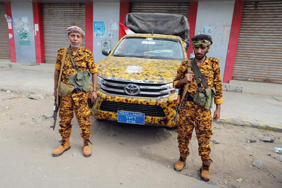 Houthi allied police troopers secure a street in Hodeidah  Yemen  REUTERS Abduljabbar Zeyad