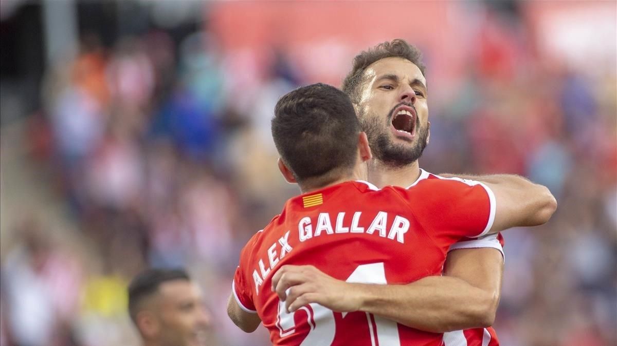 Gallar, que dio la asistencia del gol a Stuani, festeja el 1-0 del uruguayo en Montilivi. Gallar, que dio la asistencia del gol a Stuani, festeja el 1-0 del uruguayo en Montilivi.