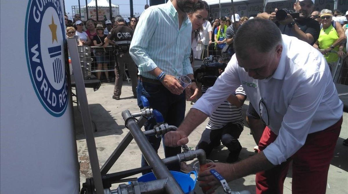 El Récord Guinness de la mayor ración de gazpacho, en Almería El Récord Guinness de la mayor ración de gazpacho, en Almería
