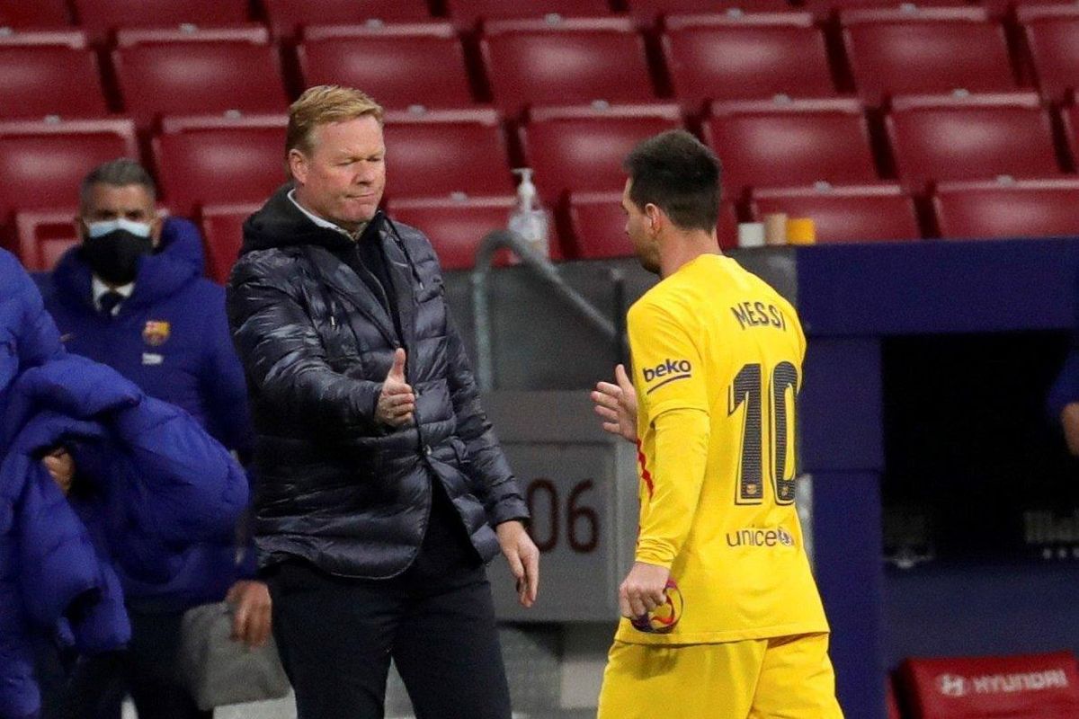 Koeman saluda a Messi tras la derrota ante el Atlético. Koeman saluda a Messi tras la derrota ante el Atlético.