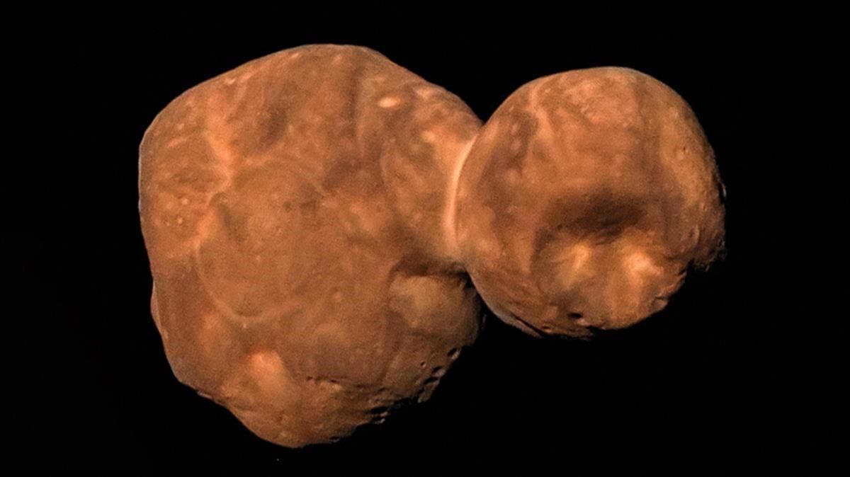 Primeras imágenes de Arrakoth, antes conocido como Ultima Thule, enviadas por la nave New Horizons de la NASA Primeras imágenes de Arrakoth, antes conocido como Ultima Thule, enviadas por la nave New Horizons de la NASA