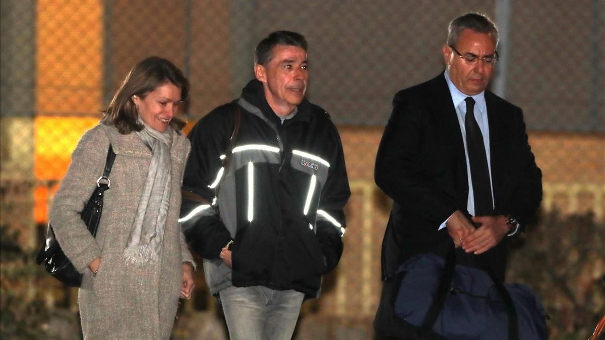 Ignacio González a su salida de la cárcel de Soto del Real. Ignacio González a su salida de la cárcel de Soto del Real.