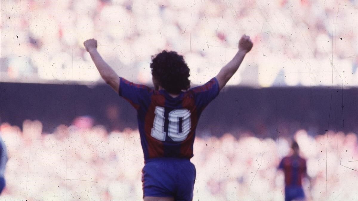 Diego Armando Maradona celebra un gol del Barça. Diego Armando Maradona celebra un gol del Barça.