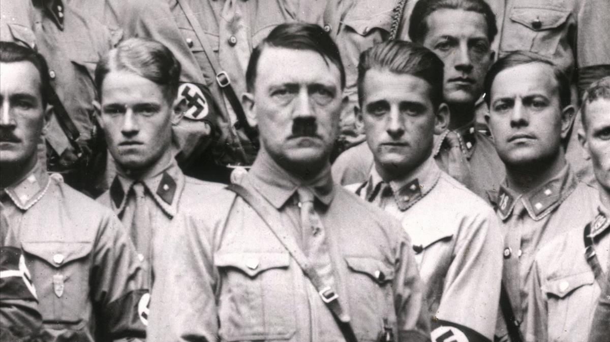 Adolf Hitler, en una de las imágenes de la miniserie documental ’El oscuro carisma de Hitler’. Adolf Hitler, en una de las imágenes de la miniserie documental ’El oscuro carisma de Hitler’.