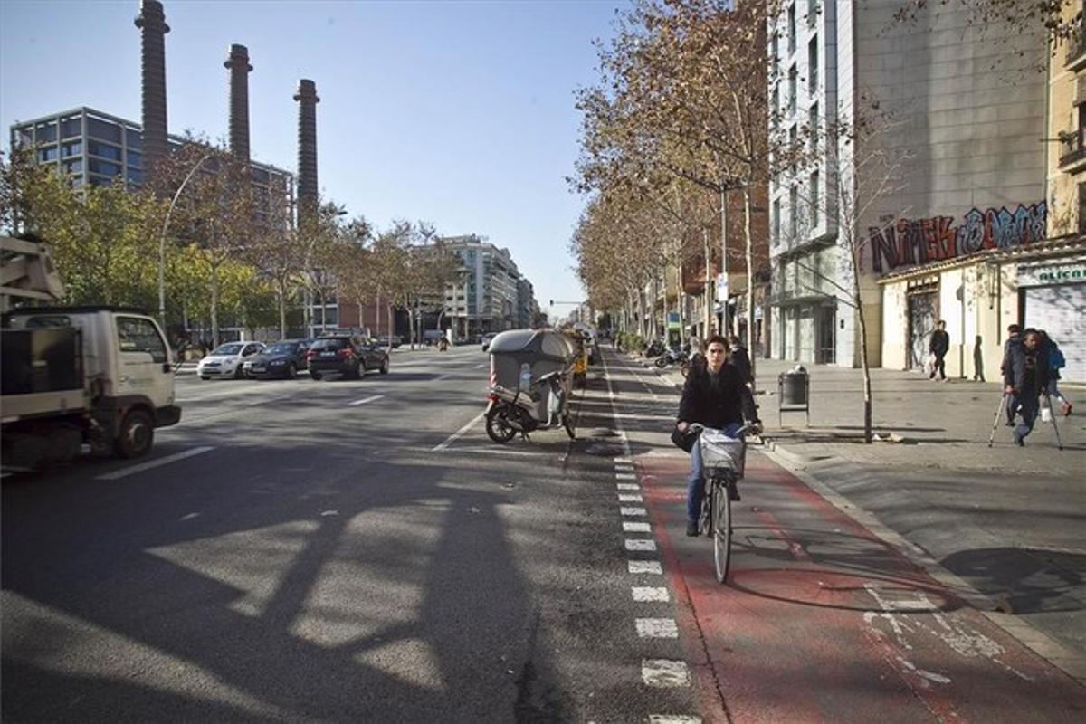 Carril bici en la avenida del Paral.lel.
