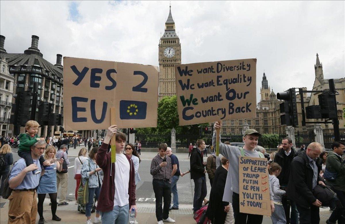 Opositores al Brexit en Parliament Square, el sábado. Opositores al Brexit en Parliament Square, el sábado.