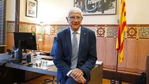Manel Balcells: "Urge aliviar la burocracia a los médicos para que vuelvan a hacer de médicos"