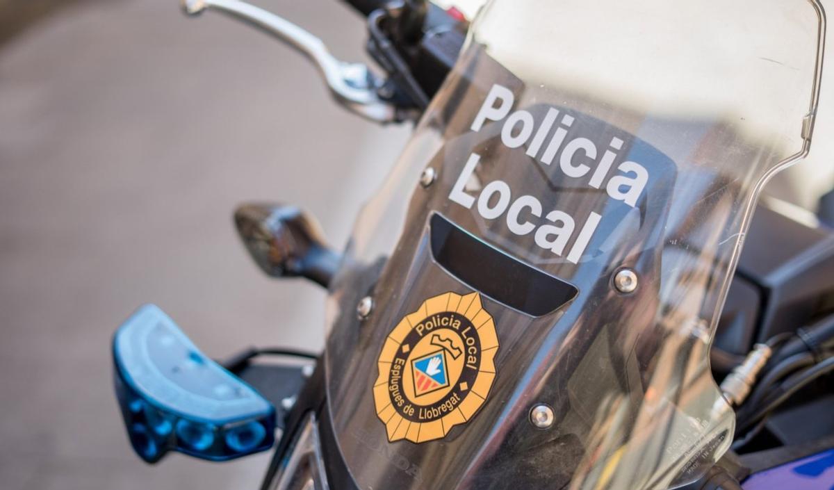 La policia local d’Esplugues intensifica el control del civisme amb animals