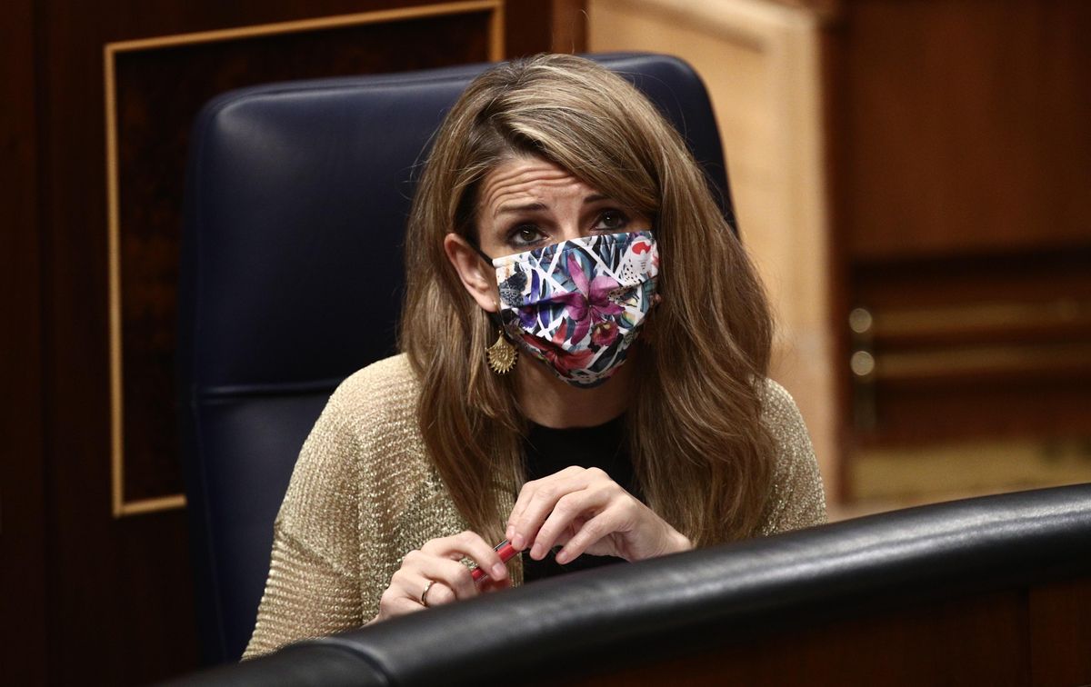 La ministra de Trabajo, Yolanda Díaz, durante una sesión en el Congreso de los Diputados. La ministra de Trabajo, Yolanda Díaz, durante una sesión en el Congreso de los Diputados.