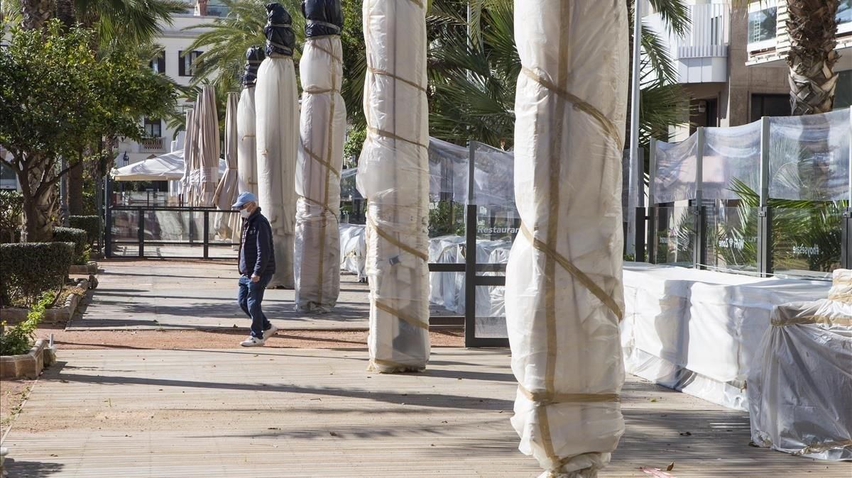 Lloret, de paraíso turístico a páramo de neón Lloret, de paraíso turístico a páramo de neón