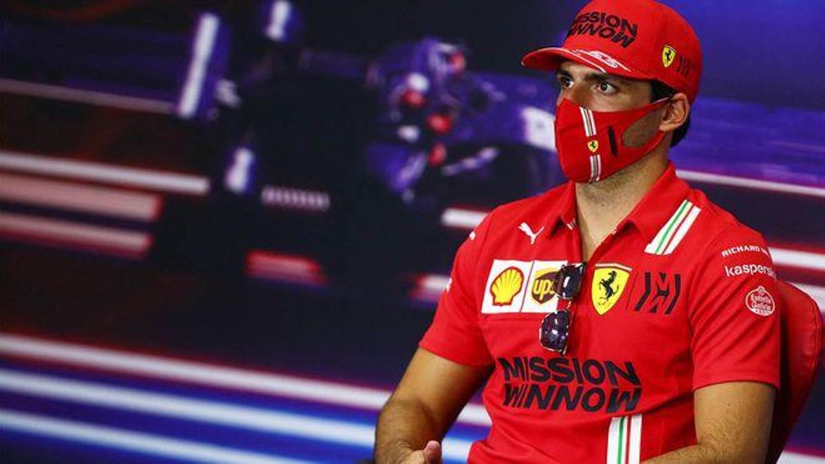 Carlos Sainz, en los boxes. Carlos Sainz, en los boxes.