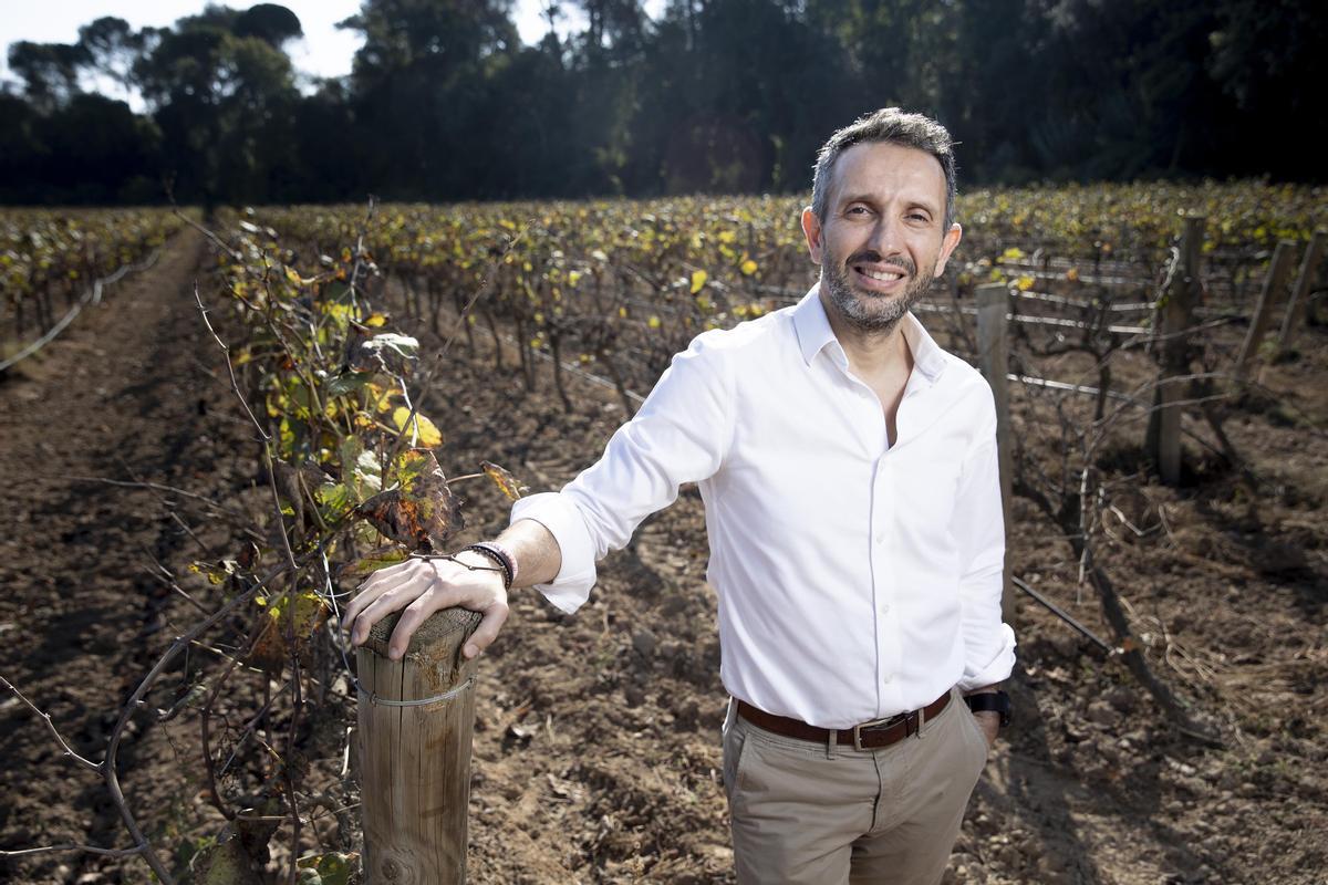 Sergio Fuster, en uno de los viñedos del grupo, que tiene 3.000 hectáreas.