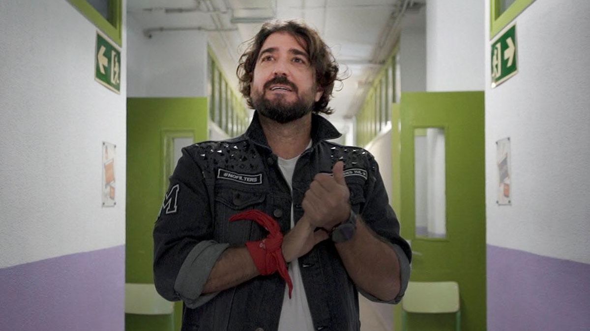 Antonio Orozco es ’El suplent’, en TV-3. Antonio Orozco es ’El suplent’, en TV-3.
