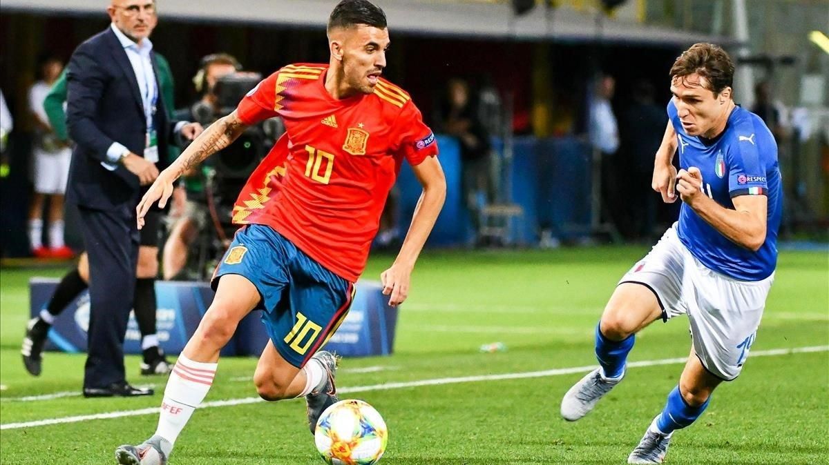 Ceballos es perseguido por Chiesa en Bolonia en el estreno del Europeo sub-21. Ceballos es perseguido por Chiesa en Bolonia en el estreno del Europeo sub-21.