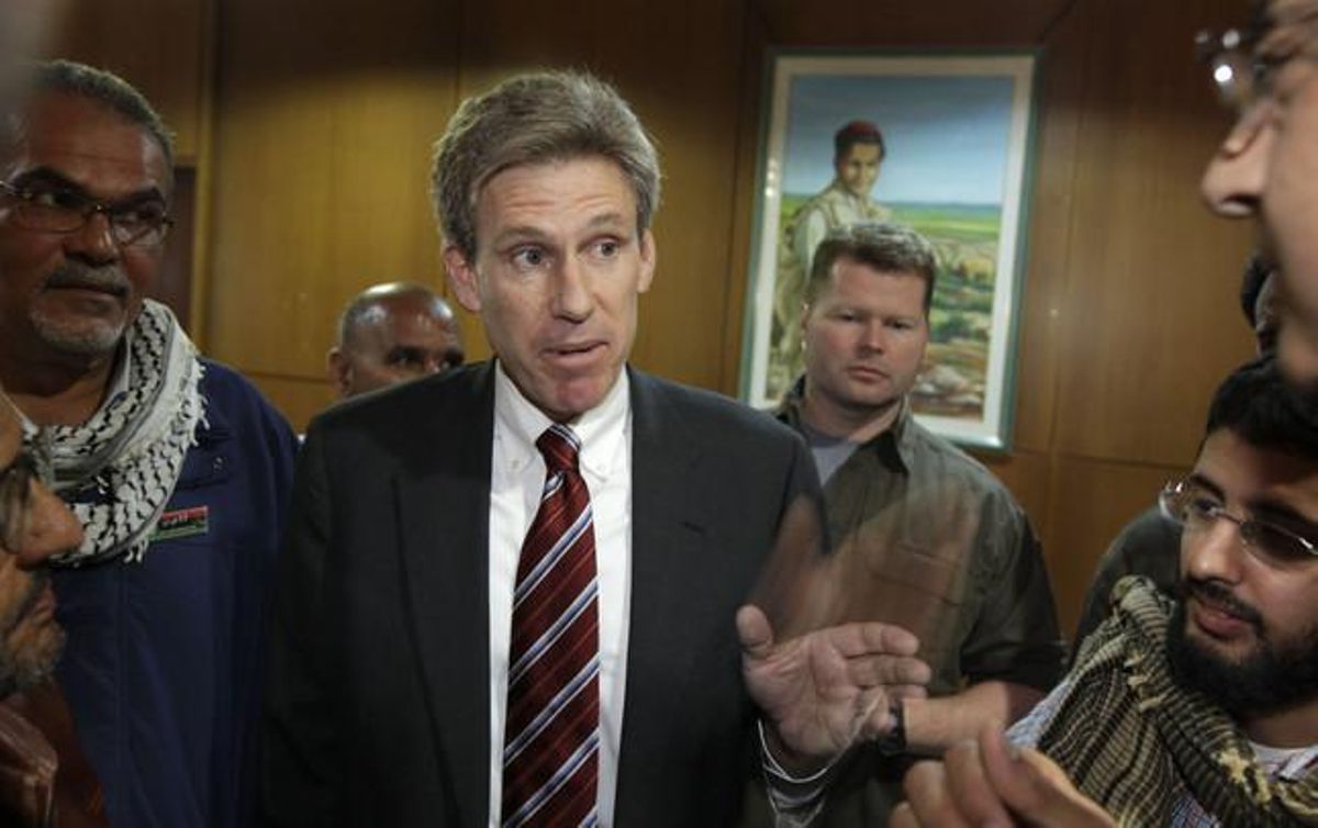 El embajador de EEUU en Libia, Chris Stevens, habla con los medios, el pasado abril, en Bengasi. El embajador de EEUU en Libia, Chris Stevens, habla con los medios, el pasado abril, en Bengasi.