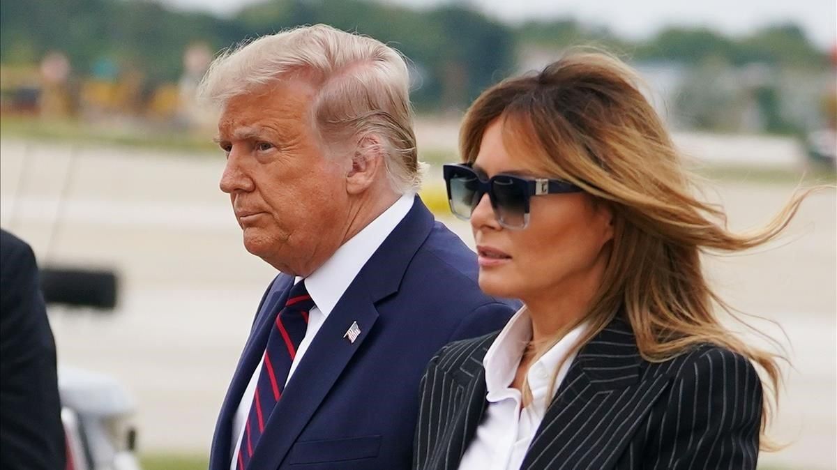 Donald y Melania Trump llegan al aeropuerto de Cleveland para participar en el debate, el pasado 29 de septiembre. Donald y Melania Trump llegan al aeropuerto de Cleveland para participar en el debate, el pasado 29 de septiembre.