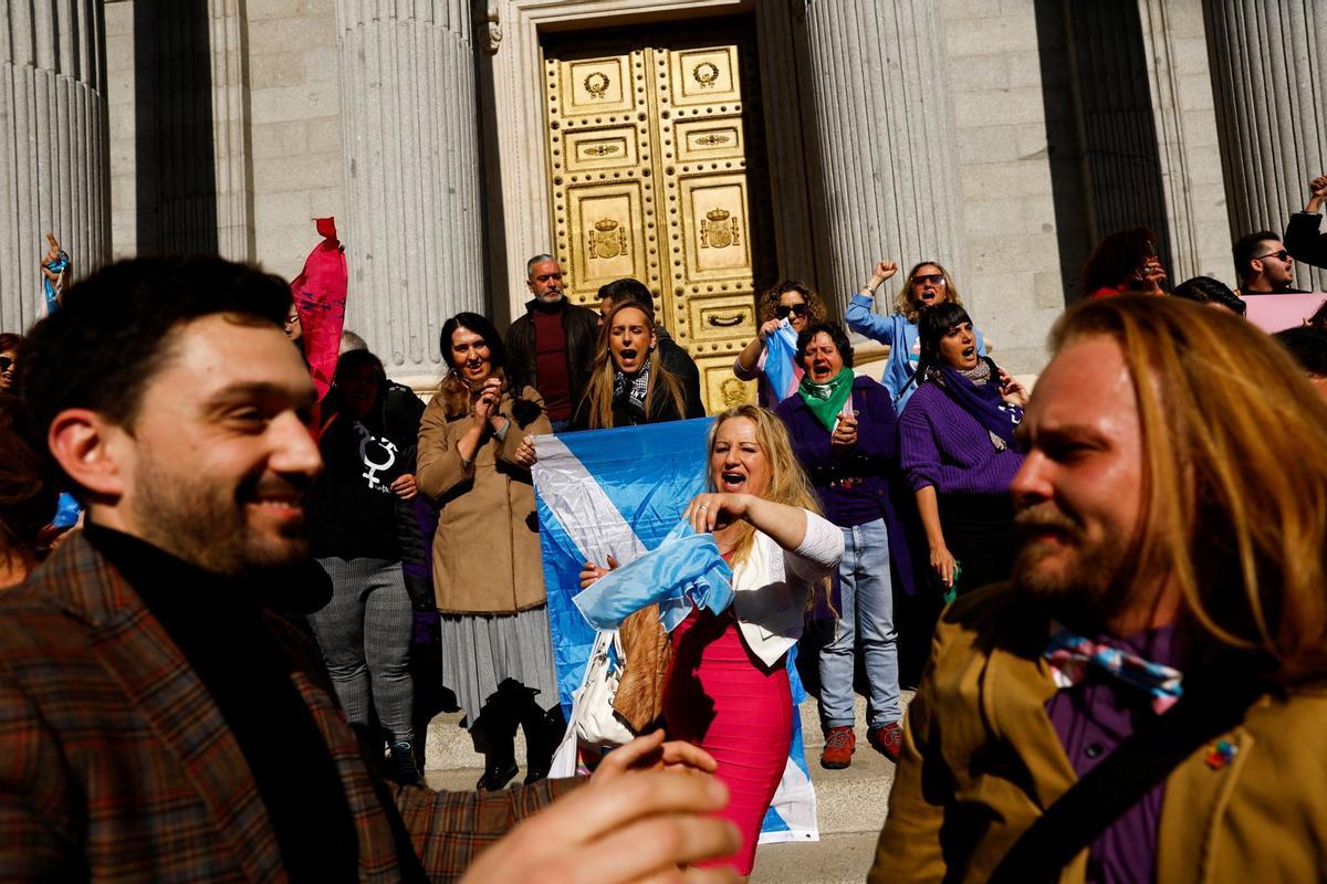 Aprobada la ley trans en el Congreso | FOTOS