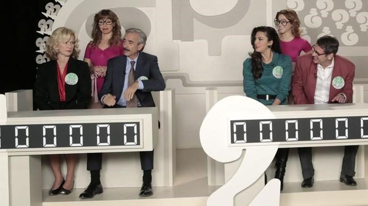 Los protagonistas de ’Cuéntame...’, en el plató del concurso ’Un, dos, tres, responda otra vez’. Los protagonistas de ’Cuéntame...’, en el plató del concurso ’Un, dos, tres, responda otra vez’.