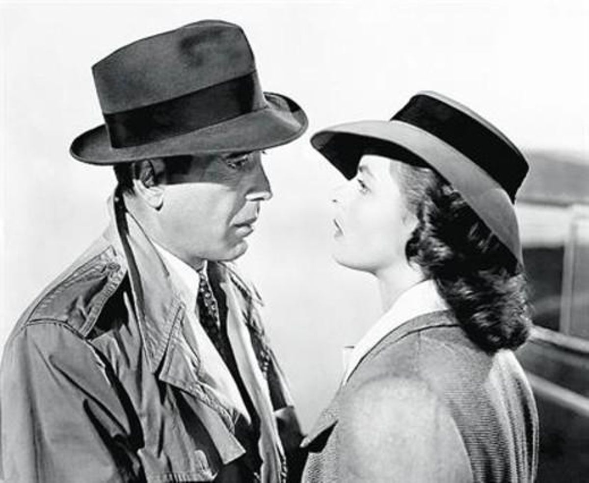 De arriba a abajo: con Humphrey Bogart en ’Casablanca’, con Cary Grant en ’Encadenados’ y con Liv Ullman en ’Sonata de otoño’. De arriba a abajo: con Humphrey Bogart en ’Casablanca’, con Cary Grant en ’Encadenados’ y con Liv Ullman en ’Sonata de otoño’.