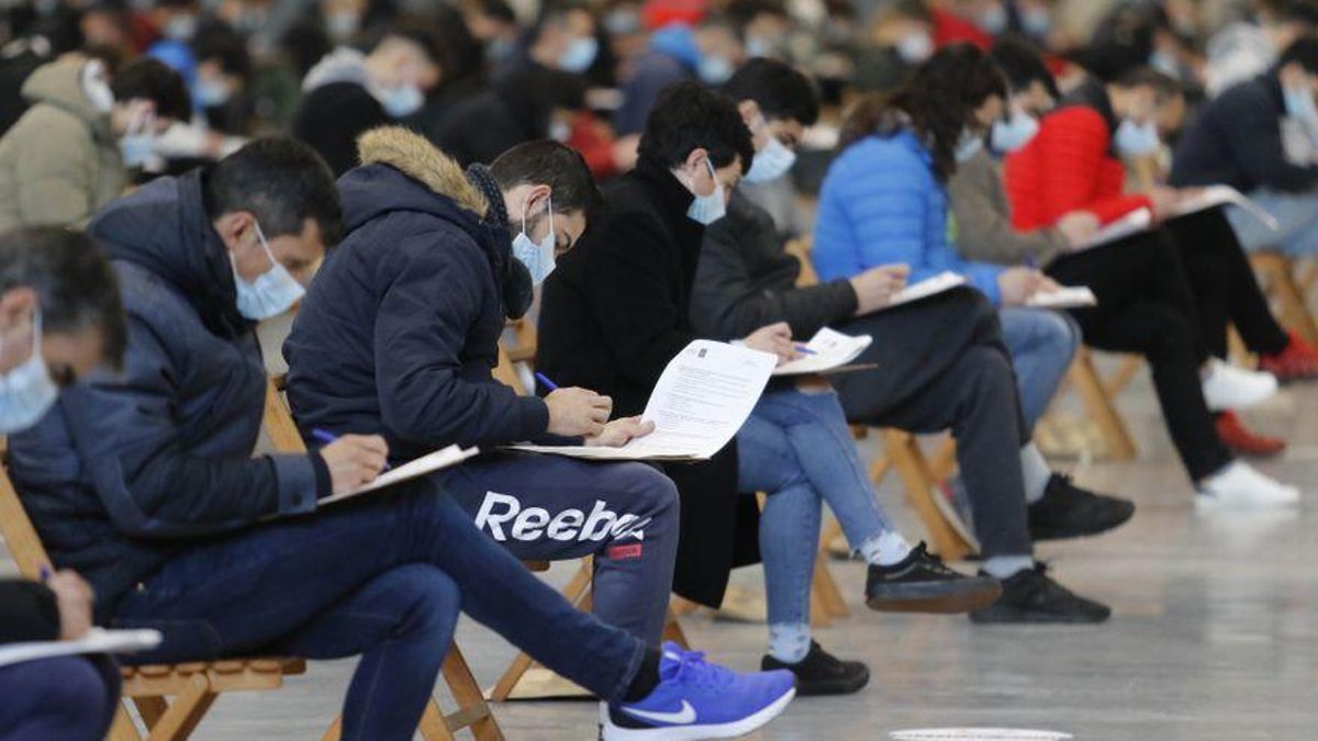 El Gobierno publicará el viernes una oferta de oposiciones con 10.254 plazas El Gobierno publicará el viernes una oferta de oposiciones con 10.254 plazas
