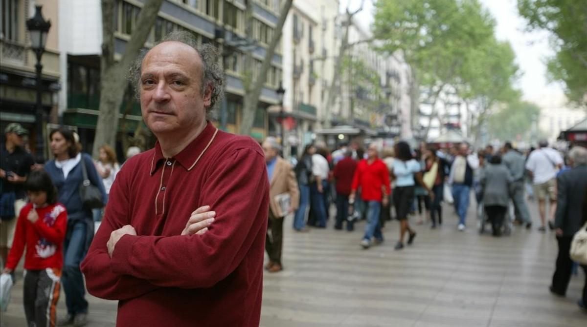 Jaume Sisa, en la Rambla de Canaletes. Jaume Sisa, en la Rambla de Canaletes.