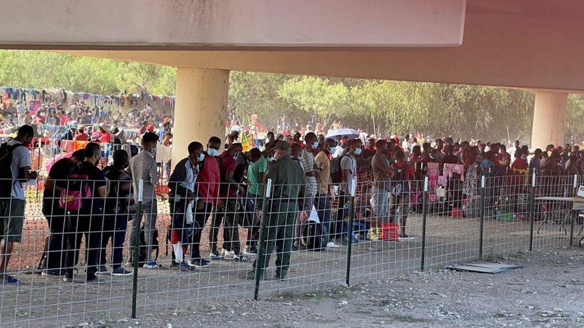 Inmigrantes en la frontera de Estados Unidos con México. Inmigrantes en la frontera de Estados Unidos con México.