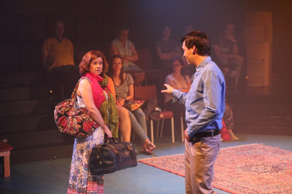 Anna Valldeneu y Marc Pociello, en una escena del segundo acto de ’John & Jen’.