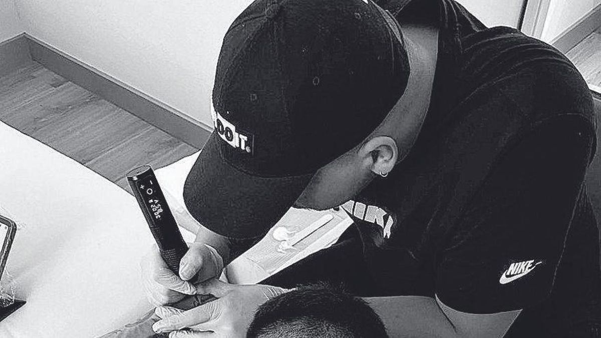 Jonathan Riquelme, el tatuador que deja huella en La Liga Jonathan Riquelme, el tatuador que deja huella en La Liga