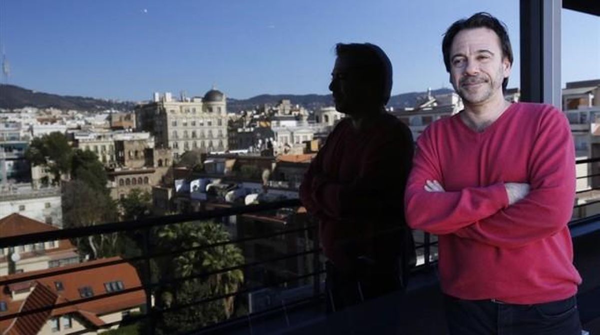 El escritor francés Michel Bussi, autor de ’No lo olvides jamás’, que participa en el festival BCNegra, este lunes en Barcelona. El escritor francés Michel Bussi, autor de ’No lo olvides jamás’, que participa en el festival BCNegra, este lunes en Barcelona.