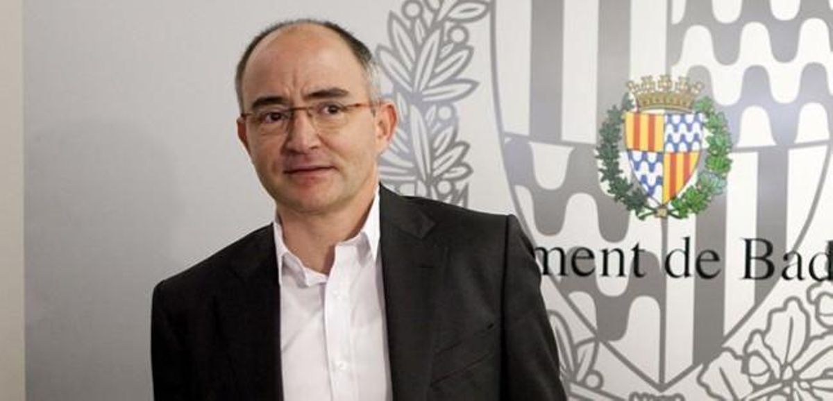 El diputado de CiU Ferran Falcó, en una rueda de prensa en Badalona, el pasado 7 de marzo. El diputado de CiU Ferran Falcó, en una rueda de prensa en Badalona, el pasado 7 de marzo.