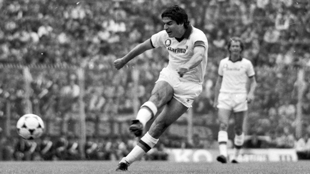 Agostino di Bartolomei, en el partido contra el Génova que dio el ’Scudetto’ a la Roma en 1983. Agostino di Bartolomei, en el partido contra el Génova que dio el ’Scudetto’ a la Roma en 1983.